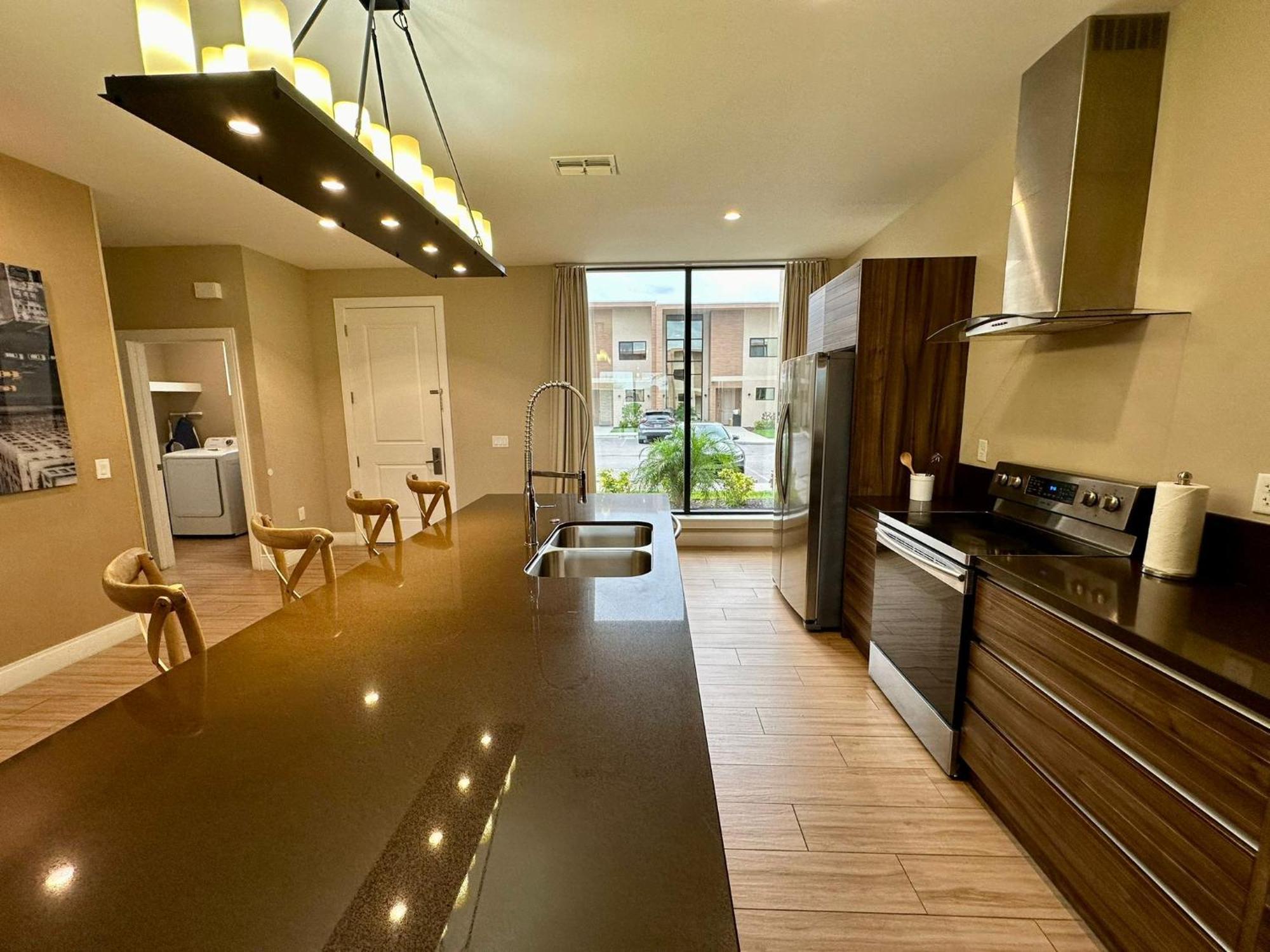 Luxury Home In Orlando With Private Hot Tub - 7 Min From Disney Parks - 3 Bedrooms And 4 Bathrooms! 外观 照片