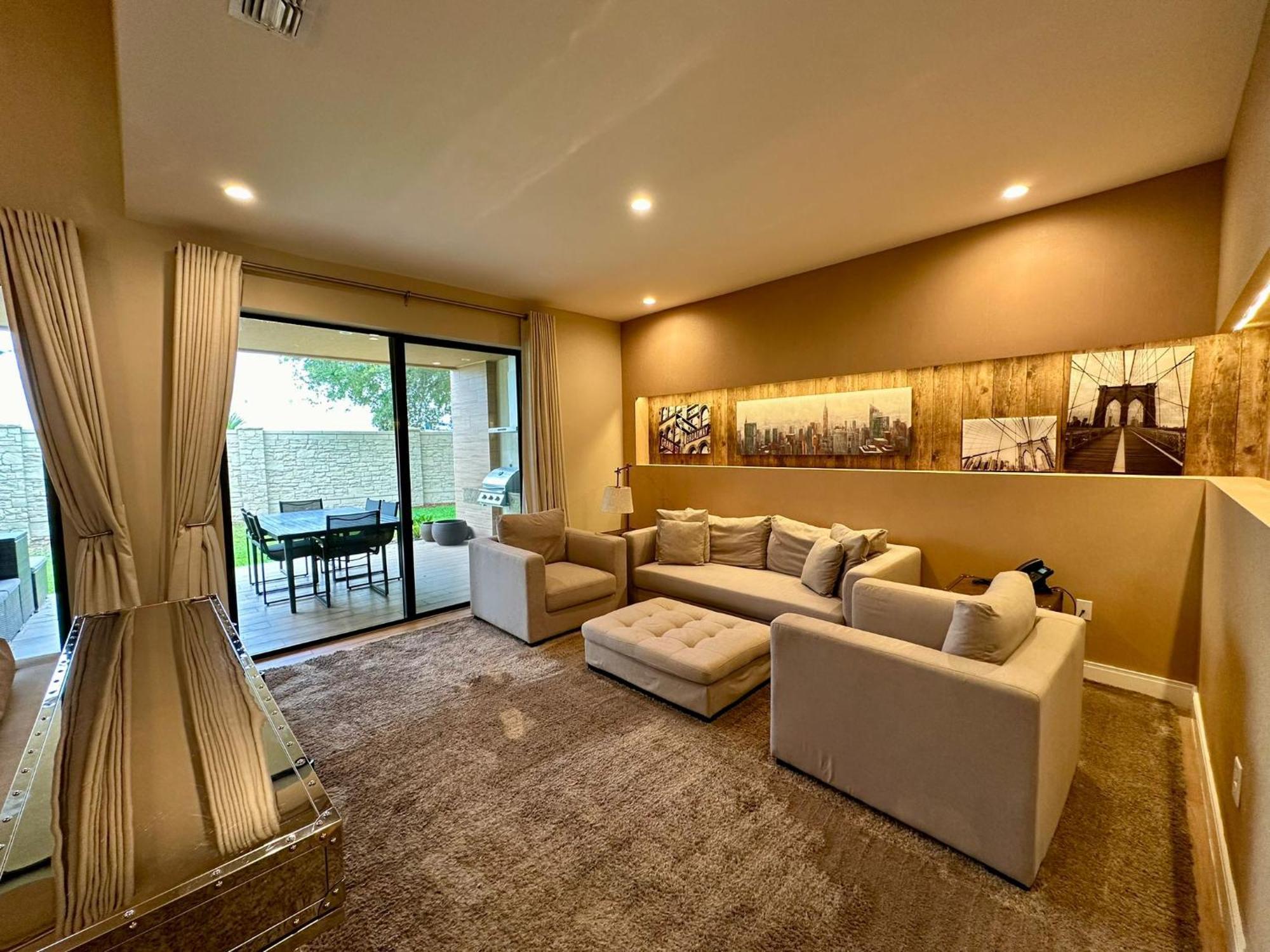 Luxury Home In Orlando With Private Hot Tub - 7 Min From Disney Parks - 3 Bedrooms And 4 Bathrooms! 外观 照片